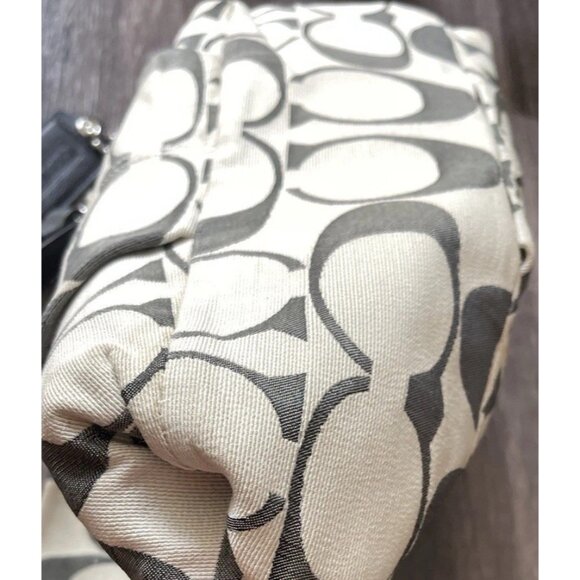 Vintage Coach Canvas Classic Logo Women’s Tote Shoulder Bag Green Mint Interior - Picture 11 of 16